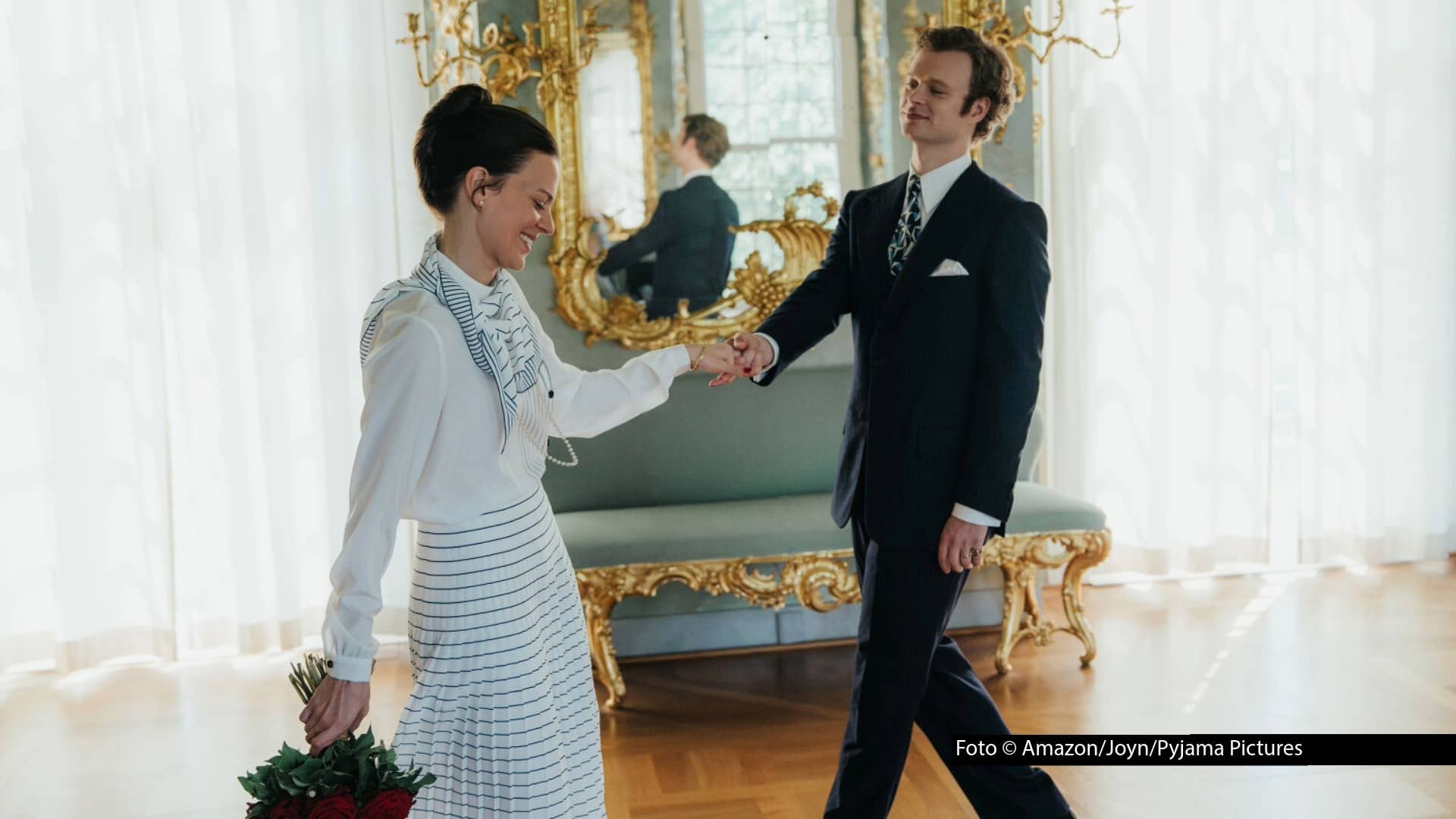 HP_MIPCOM_Queen Silvia_Foto Amazon_Joyn_Pyjama Pictures