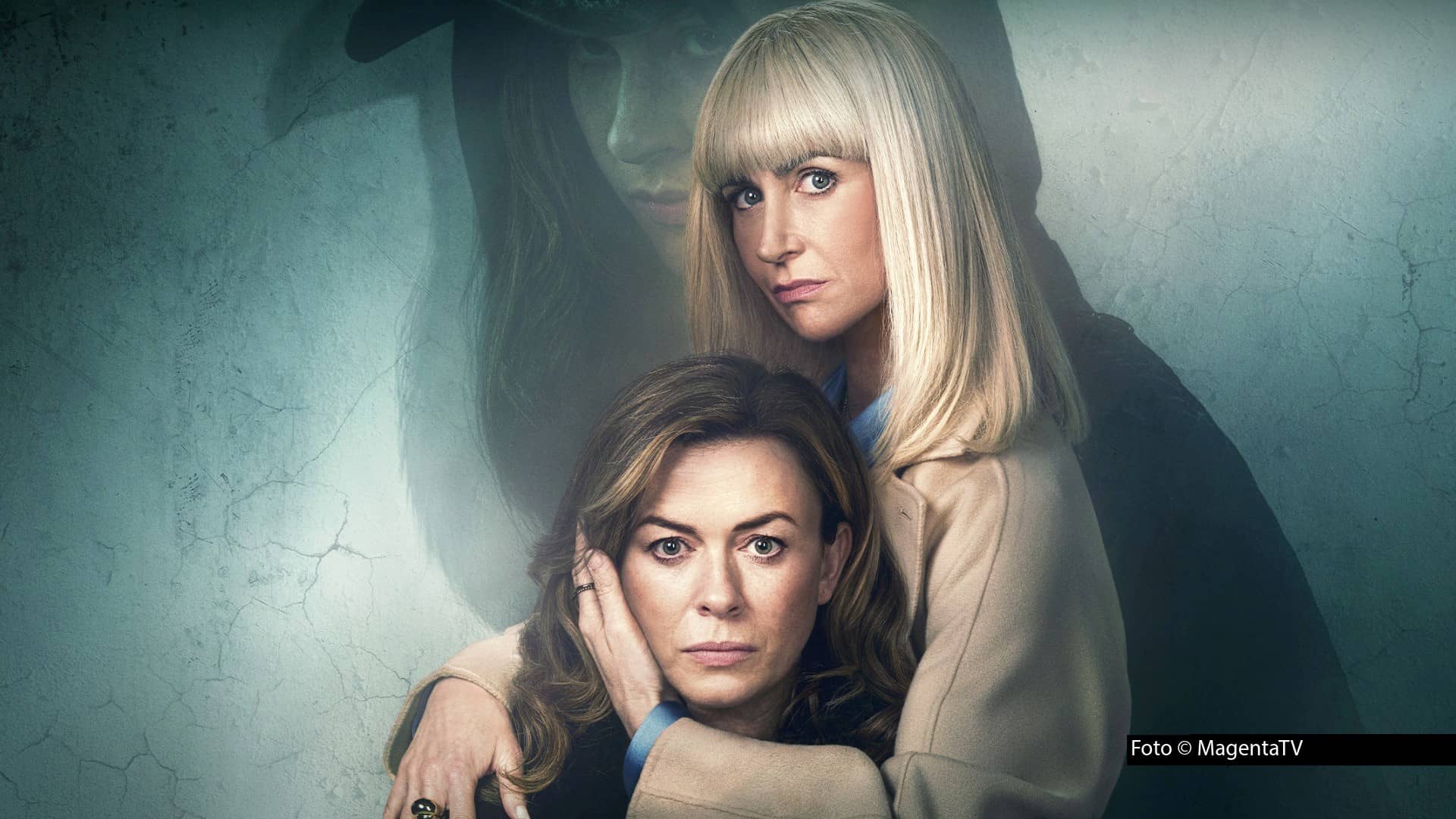 Bei MagentaTV ist am 22. Oktober die zweite Staffel der Thriller-Serie „Krähenmädchen“ mit u.a. Eve Myles und Katherine Kelly gestartet. An der britischen Produktion, die auf einer schwedischen Romanvorlage basiert, ist auch Rockstar Slash als Executive Producer beteiligt.