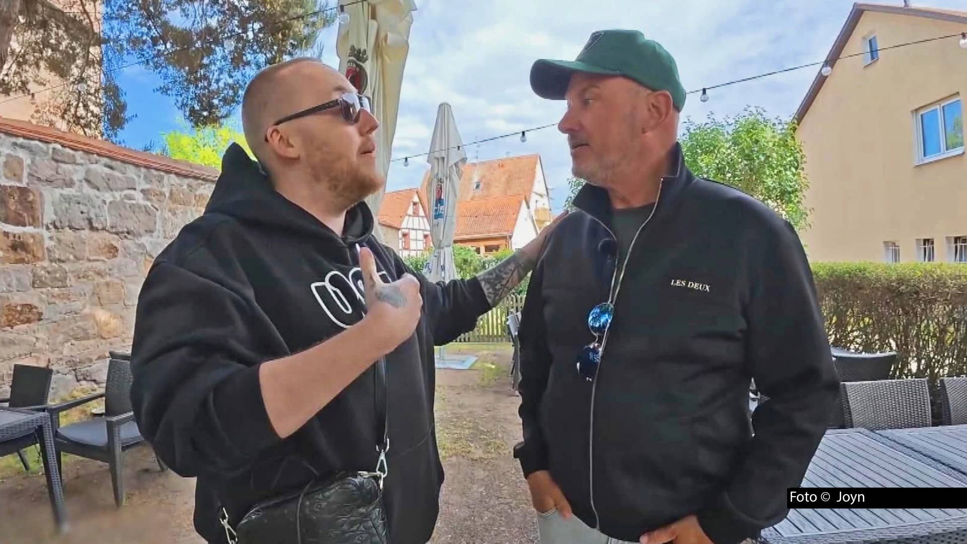 Frank Rosin und sein Team sind am 22. Oktober in der Kabel Eins-Reihe „Rosins Restaurants“ im Süden Nürnbergs unterwegs. Beim Coaching-Einsatz im angeschlagenen Lokal „Orgelstübchen“ gibt’s auch einen Gastauftritt von Livestreamer Zarbex, der das Testessen mit seiner Community teilt.