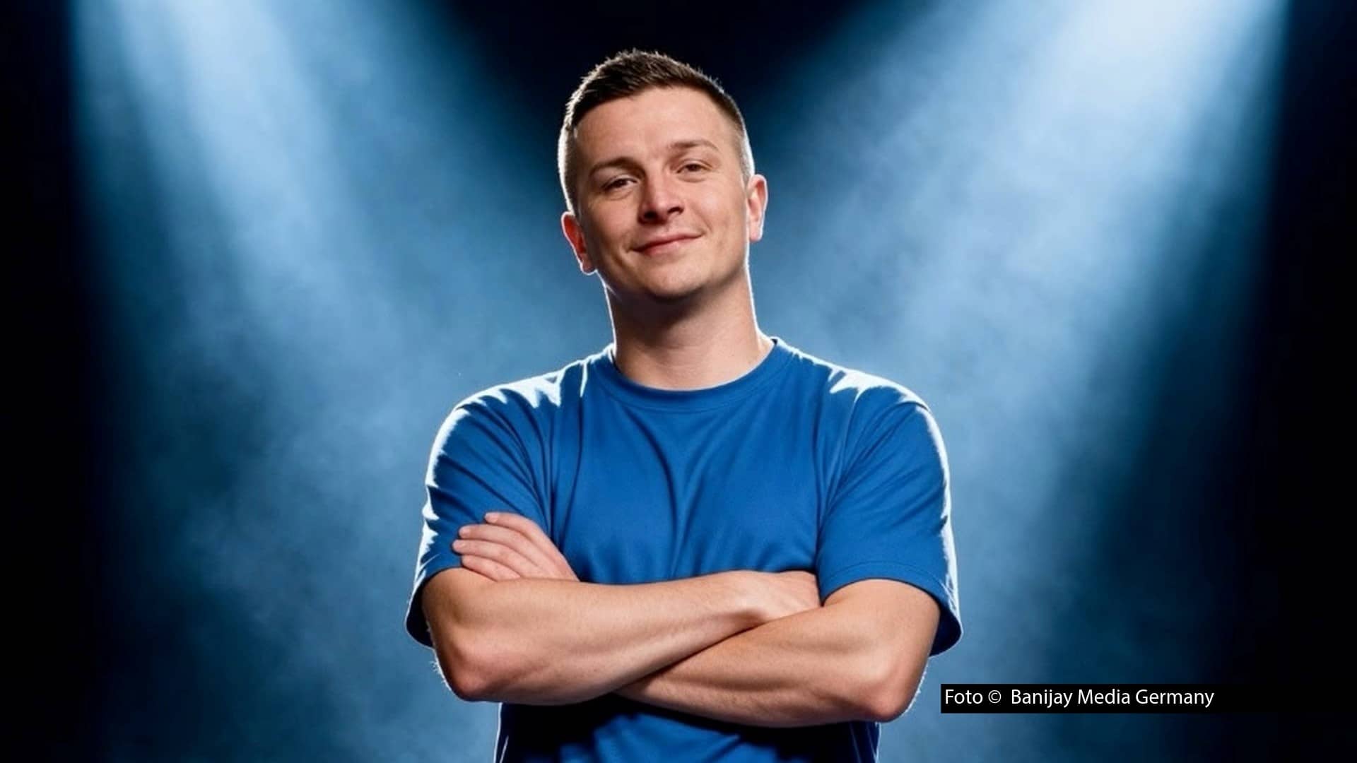 Mit „Schlag den Aaron“ führen Banijay und Brainpool eine bekannte Samstagabendshow-Marke mit der digitalen Welt zusammen. Protagonist Aaron Troschke tritt mit einem Kollegen gegen zwei weitere Content Creator an. Die Premiere gibt’s am 26. Oktober bei Youtube und Twitch.