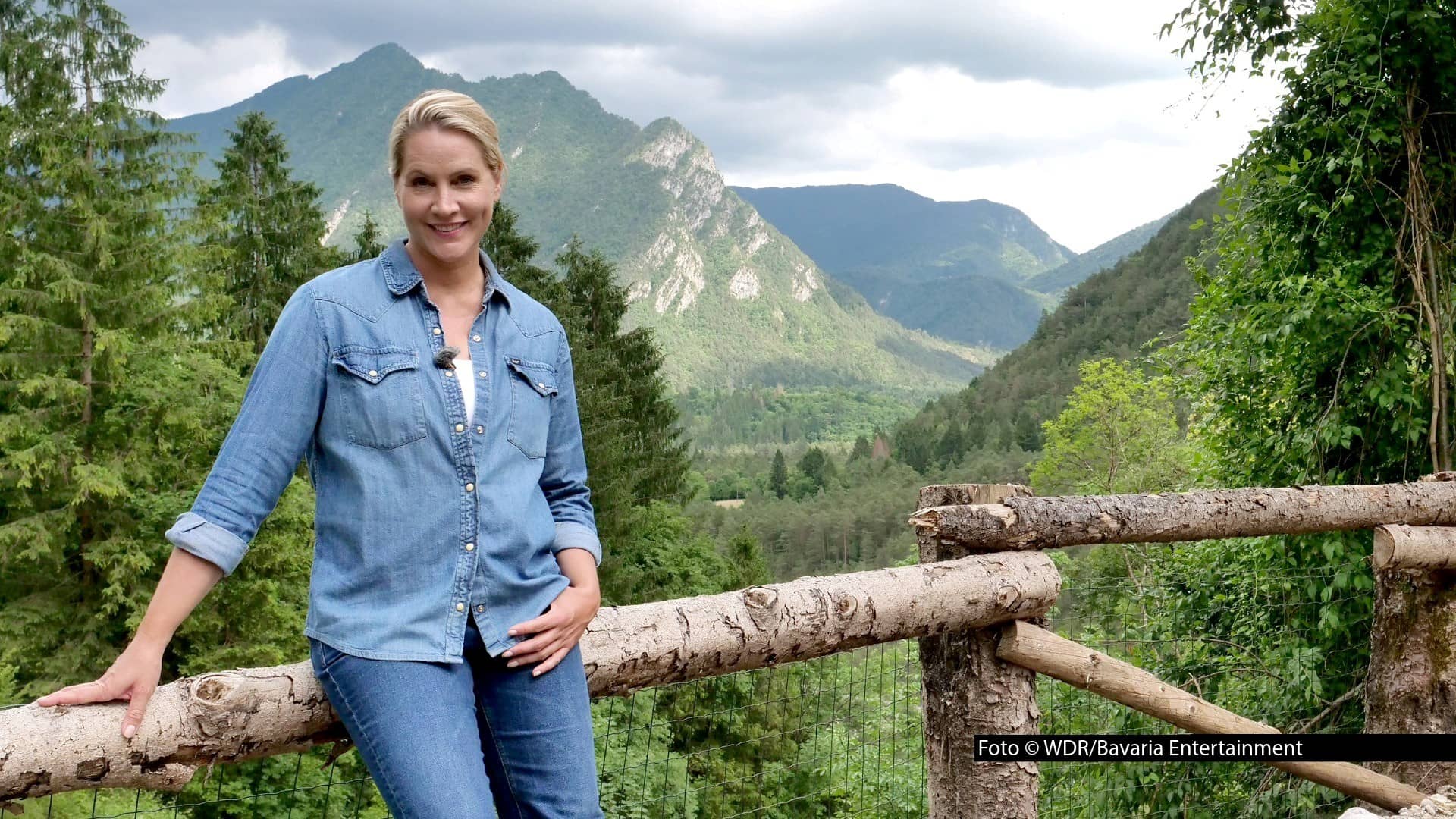 Für die Reportage-Reihe „Wunderschön“ hat Judith Rakers das Friaul im Nordosten Italiens bereist. Ihre Eindrücke von der Landschaft, die eine faszinierende Mischung aus rauer Bergwelt und lieblichen Lagunen bietet, schildert sie am 25. Oktober im WDR Fernsehen. (Foto © WDR/Bavaria Entertainment)